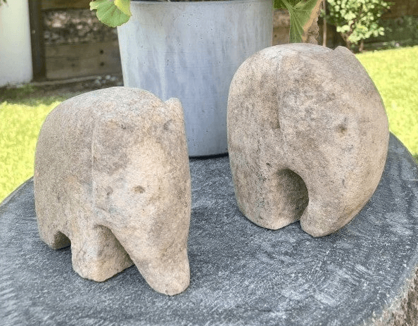 Handgesneden massieve zandstenen olifanten set 2 stuks-1